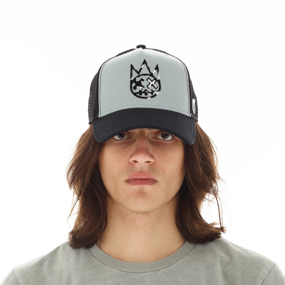 CLEAN LOGO MESH BACK TRUCKER CURVED VISOR IN VINTAGE GREY