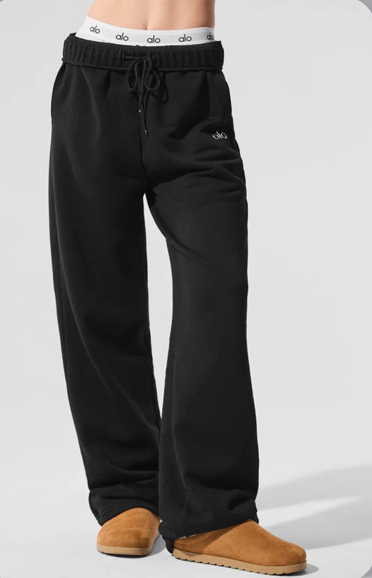 Alo Accolade Straight Leg Sweatsuit (Black)