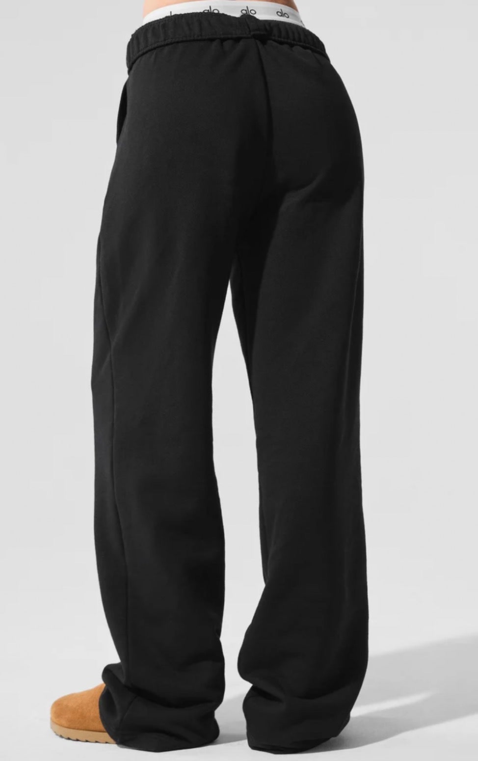 Alo Accolade Straight Leg Sweatsuit (Black)