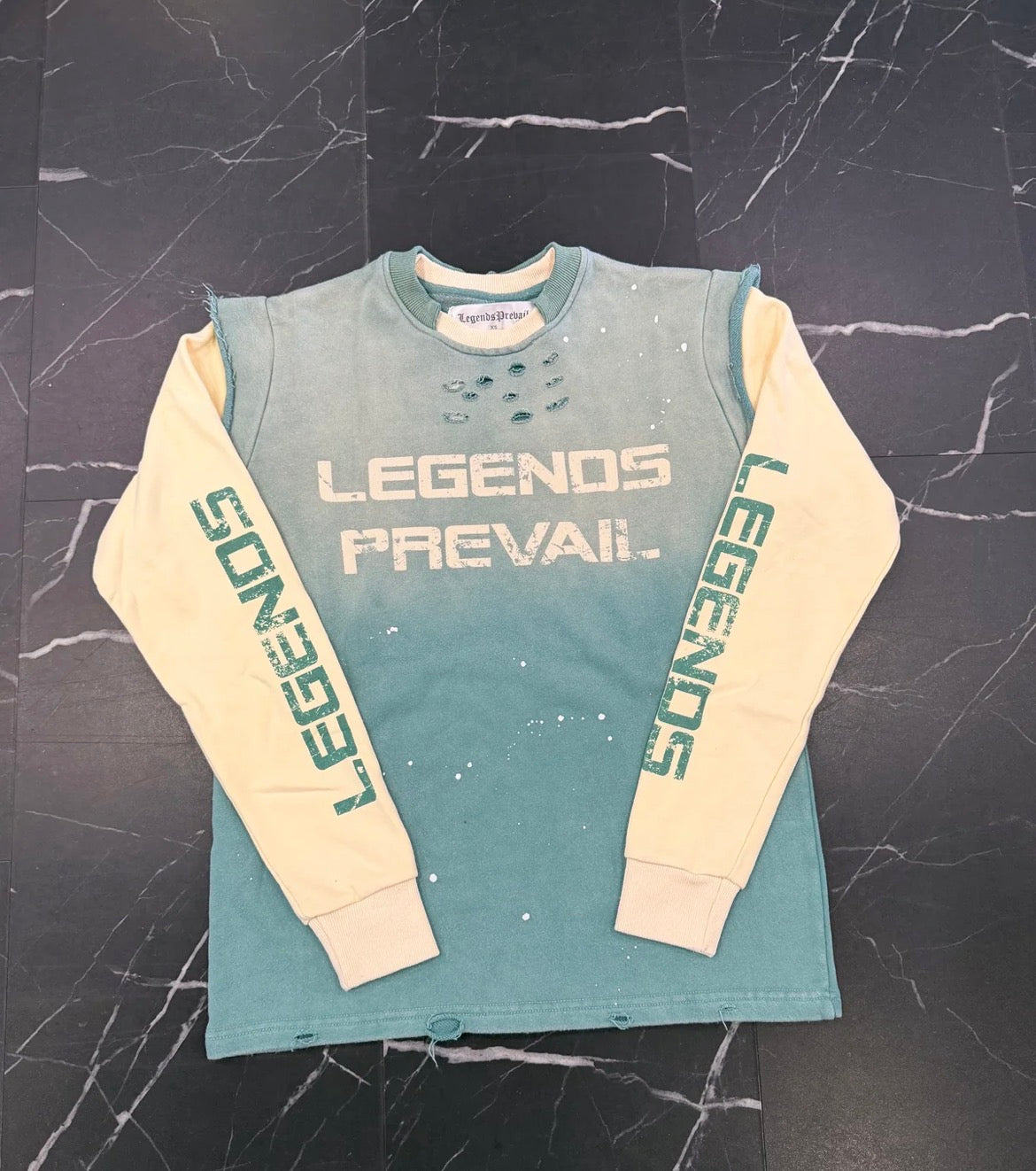 Legends Prevail Twoffer Crew Neck (MINT)