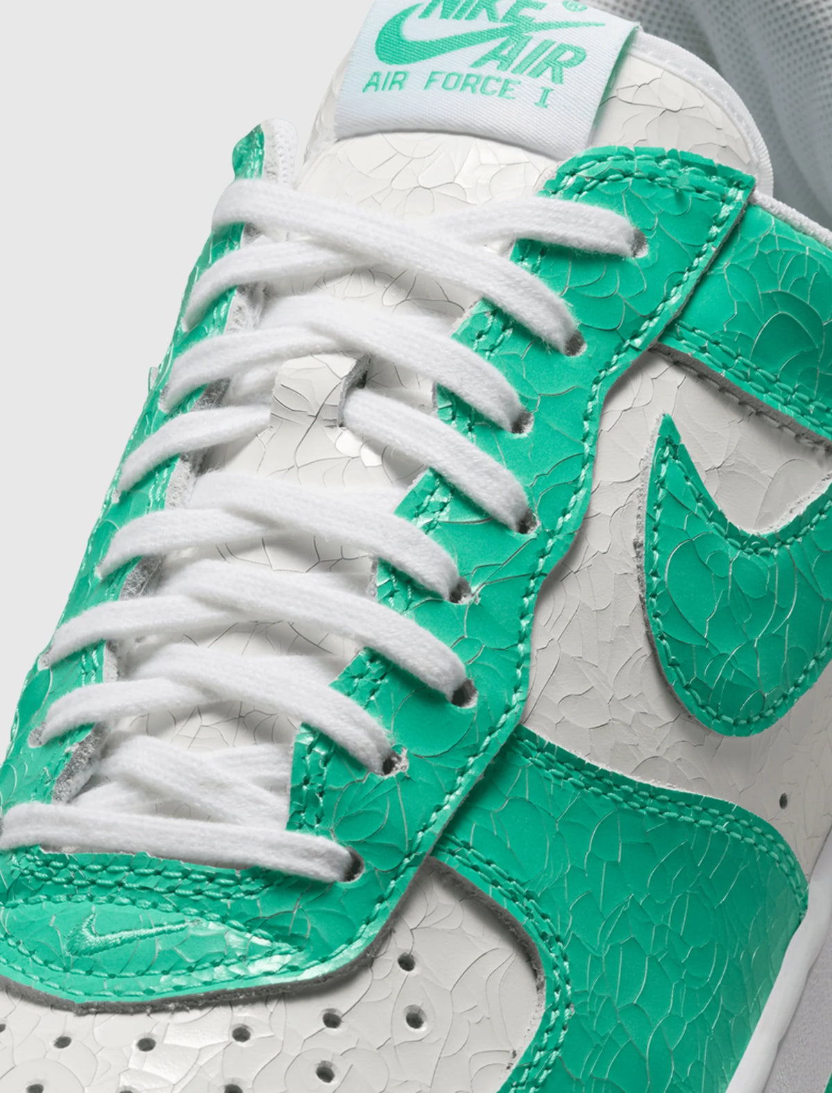 Nike Air Force 1 Cracked Leather