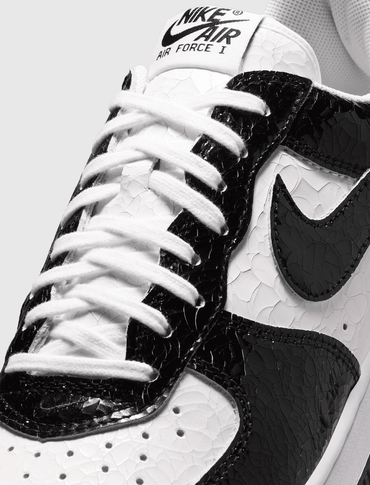 Nike Air Force 1 Cracked Leather