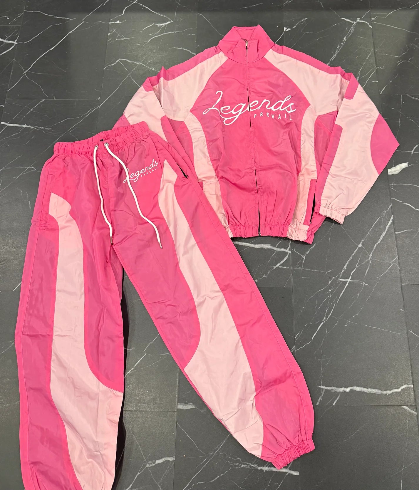 Legends Prevail Windbreaker Set Longsleeves Pink