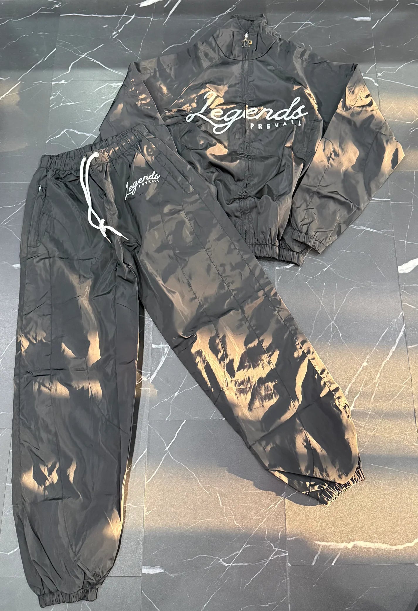 Legends Prevail Windbreaker Set Longsleeves Black