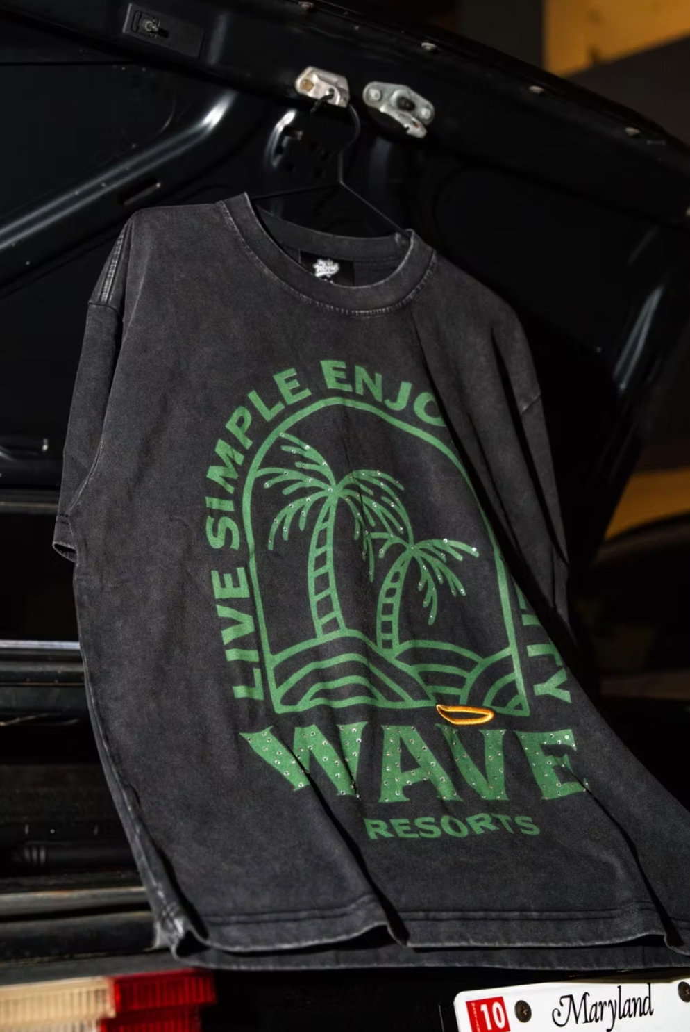Wave - IsLa Recurso (Black) Tee